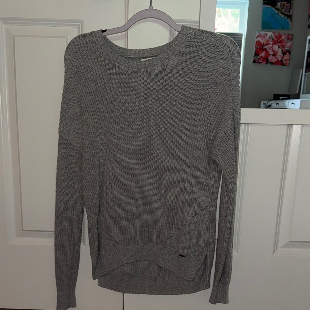 Hollister Women's Gray Crew Neck Sweater